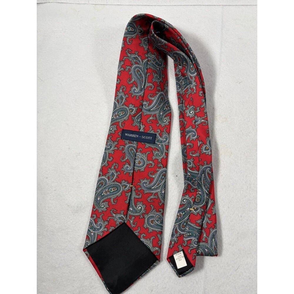 Warren Scott Men’s 56” Toe. Red With Silver Paisley 100% Silk EUC Nice.